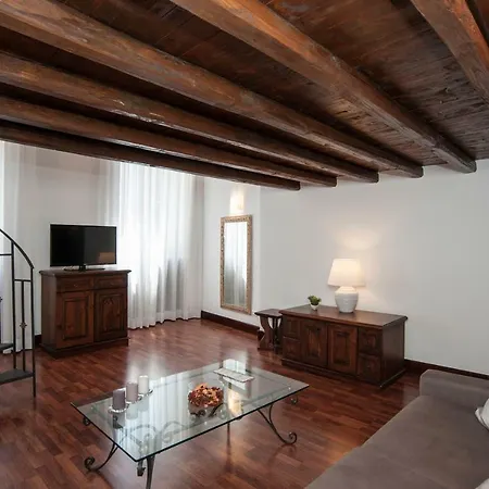 La Casa Di Laura A Trastevere Rome